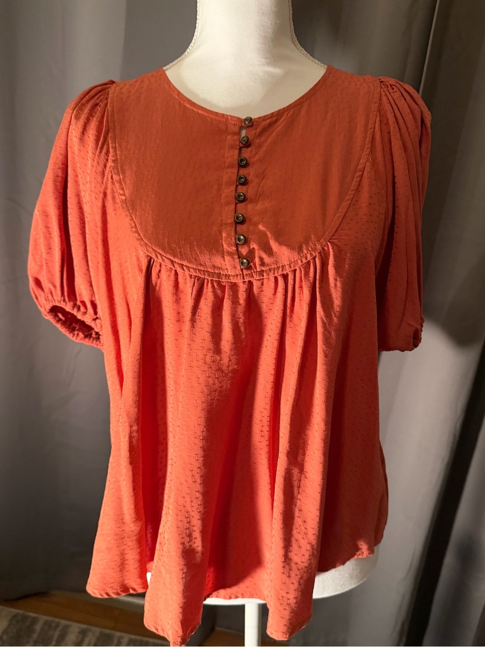 chic Orange Button-Front Yoke Puff Sleeve Top